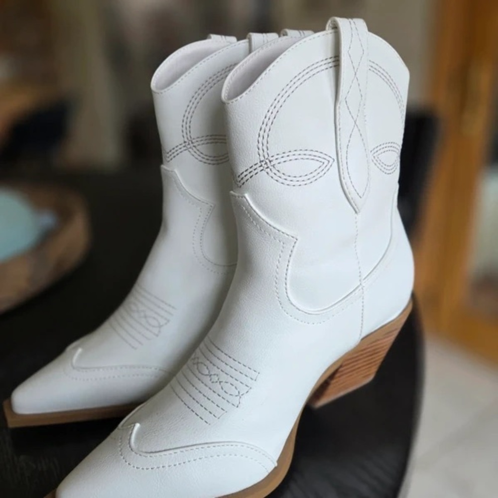 Women's White Western Lace-Up Ankle Heeled Boots